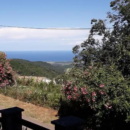 Maison Avec Terrasses, Jardin, Vue Mer Et Montagne *