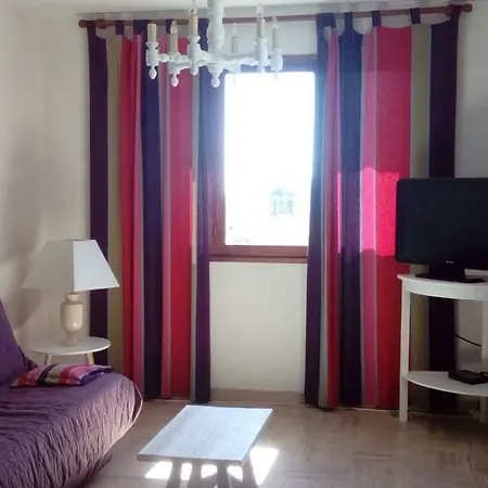 Maison Avec Terrasses, Jardin, Vue Mer Et Montagne Holiday home